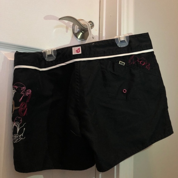 Volcom Beach Shorts - Picture 4 of 5